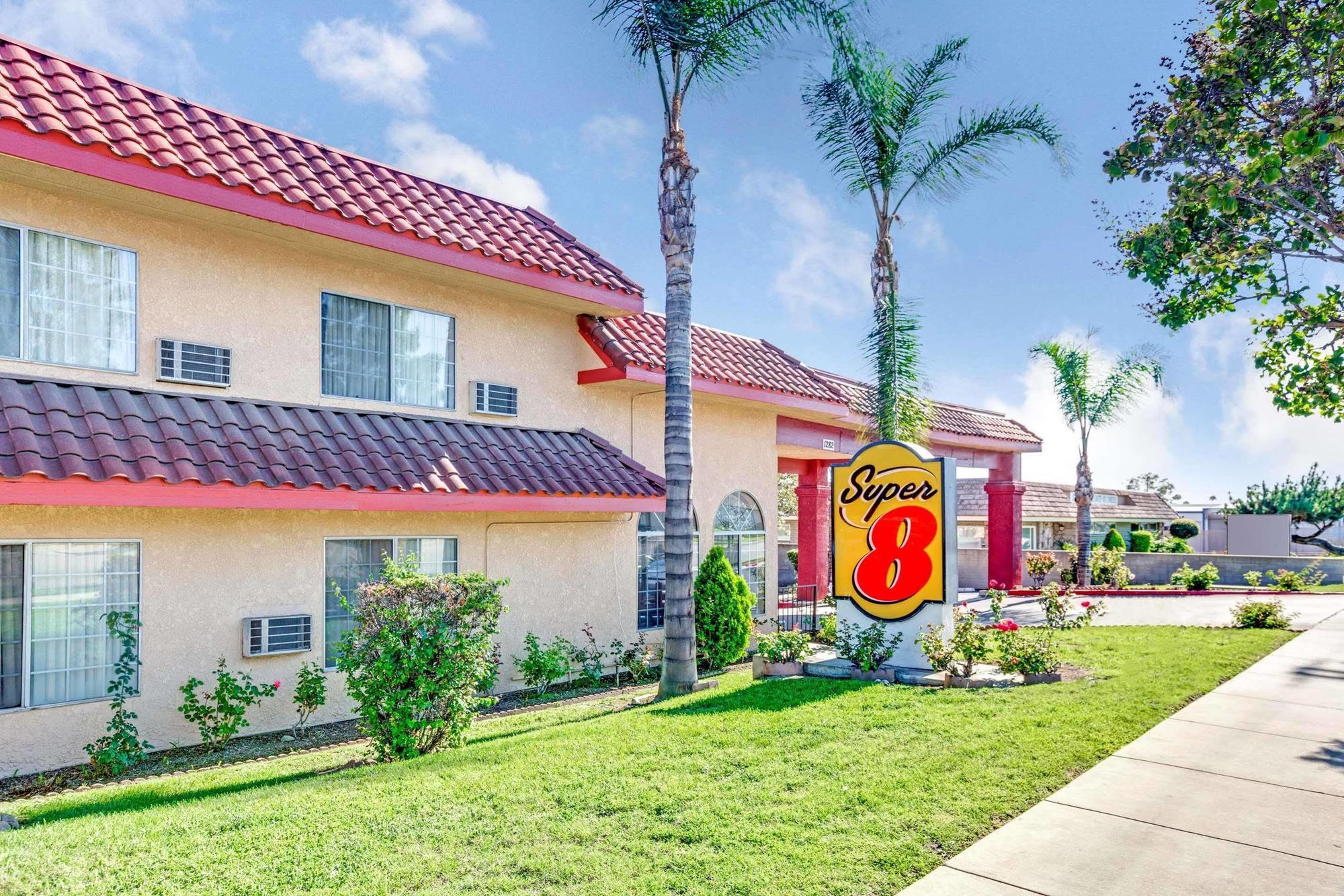 Super 8 By Wyndham Upland Ontario Ca Hotel Luaran gambar
